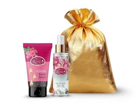 Růžová vánoční dárková sada pleťový peeling & mlha – Natural Rose + dárkové balení ZDARMA